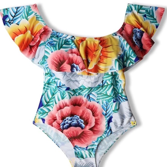 ✨HP!✨🌺Off The Shoulder Floral Swimsuit🌺 - Picture 8 of 8